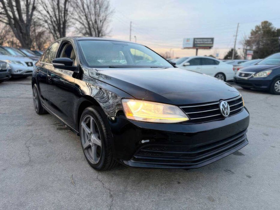 Volkswagen Jetta      2017