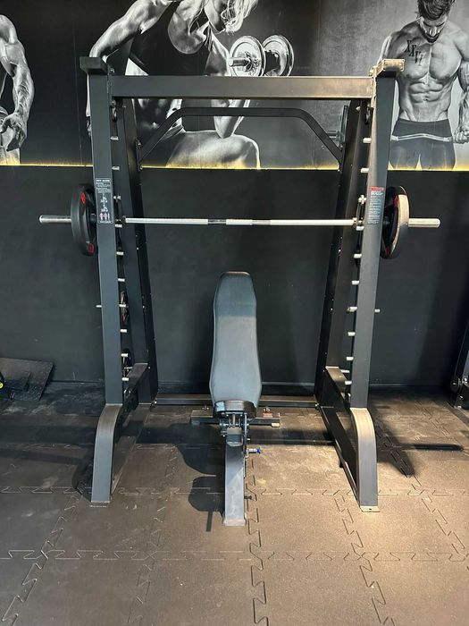 Maszyna smitha -suwnica Nowa FV  siłownia pokój personalny