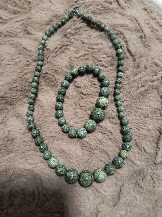 Прикраси з малахіт