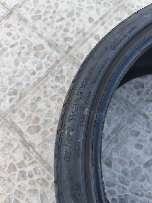 Vendo 1 pneu 275 30 r19