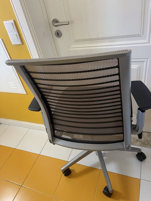 Cadeira Escritório Secretária Steelcase Think V2