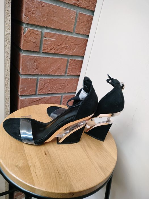 Buty, sandałki oryginalne, r.38 nowe