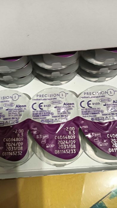 70 Lentes contacto "Precison 1" +1,5'' e  +2''