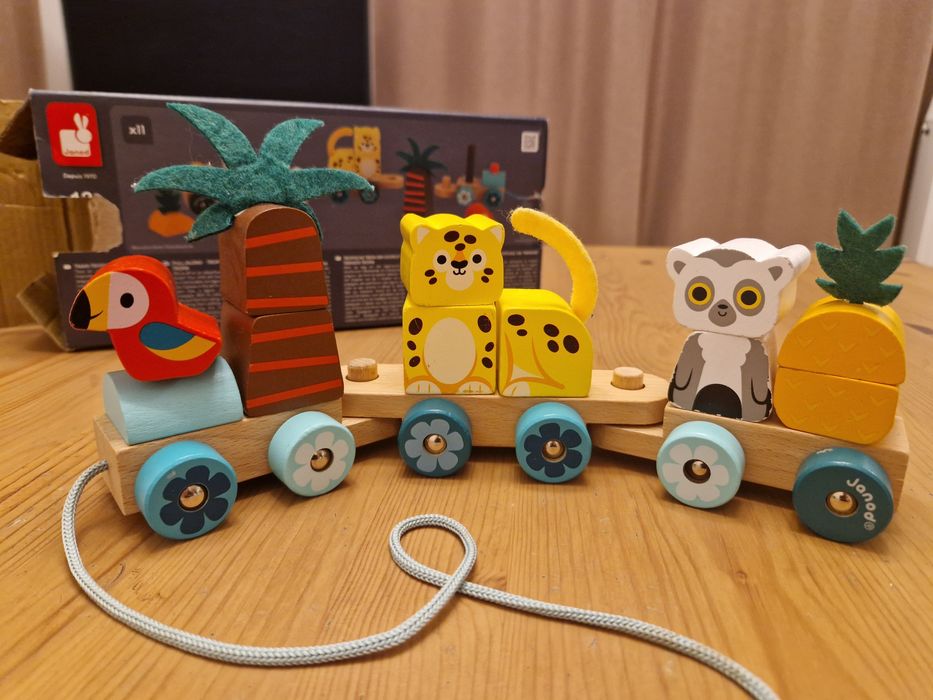 Janod Pociąg z klockami i zwierzątkami do ciągnięcia Tropik
