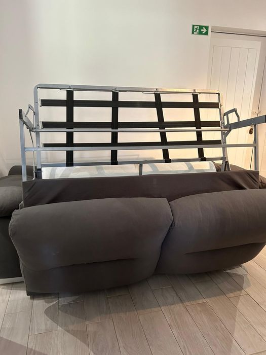 Sofá cama cinzento, 3 lugares