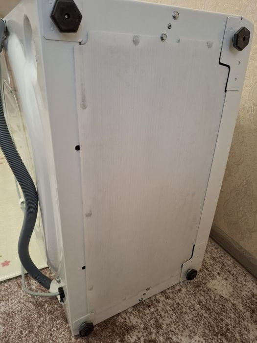 Пральна машина  zanussi ZWSE6100V 5кг