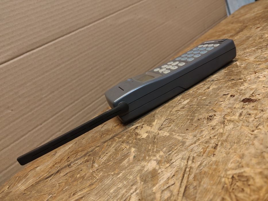 Kolekcjonerski telefon Ericsson FH212 P, 1995 rok