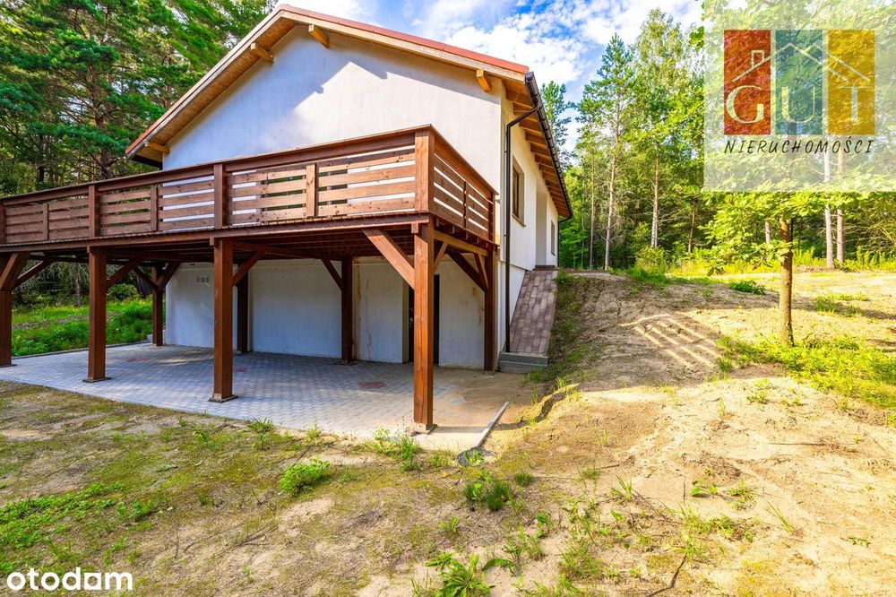 Dom w otulinie lasów, nieopodal jezior