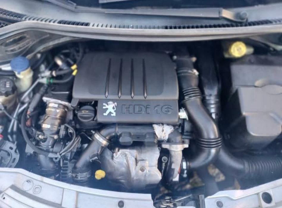 Peugeot 207 1.6HDI 5 lugares Selo antigo foto 3