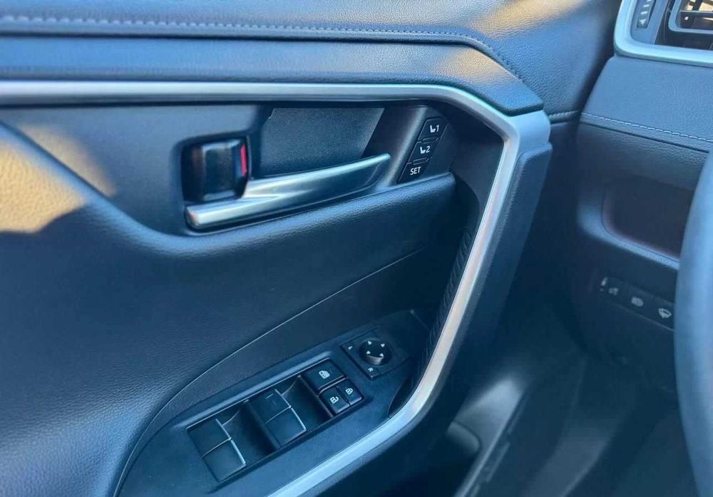 Toyota RAV4 2.5, 2021