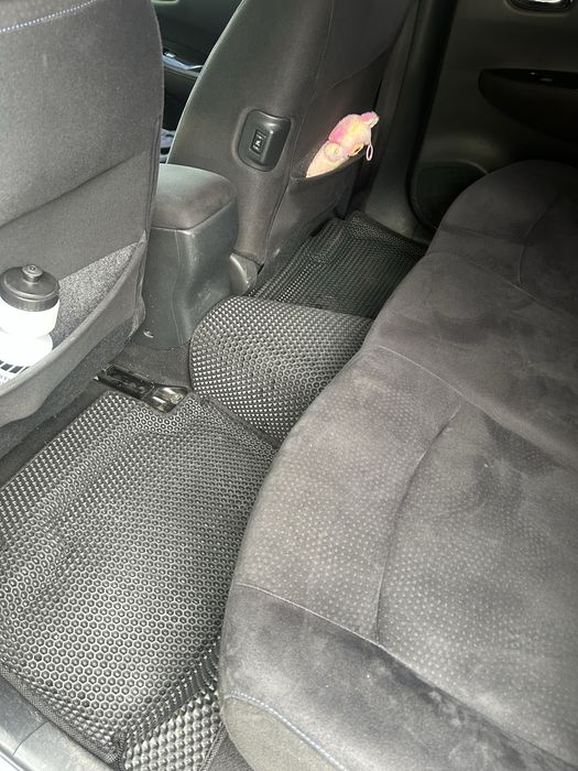 Nissan leaf електро