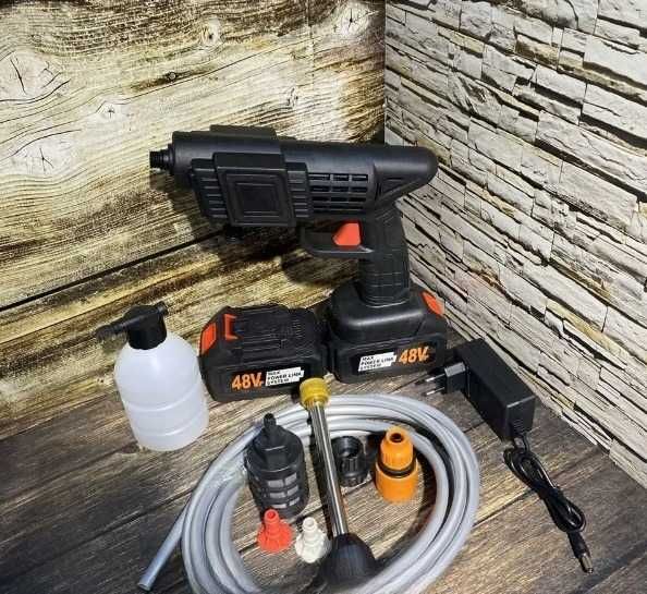 Аккумуляторная мойка высокого давления на 2 аккумулятора в кейсе