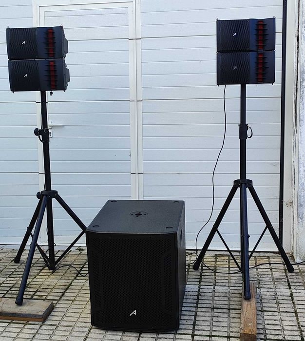 Line Array Seattle 1100 watts RMS c/ tripés novo c/ garantia e fatura