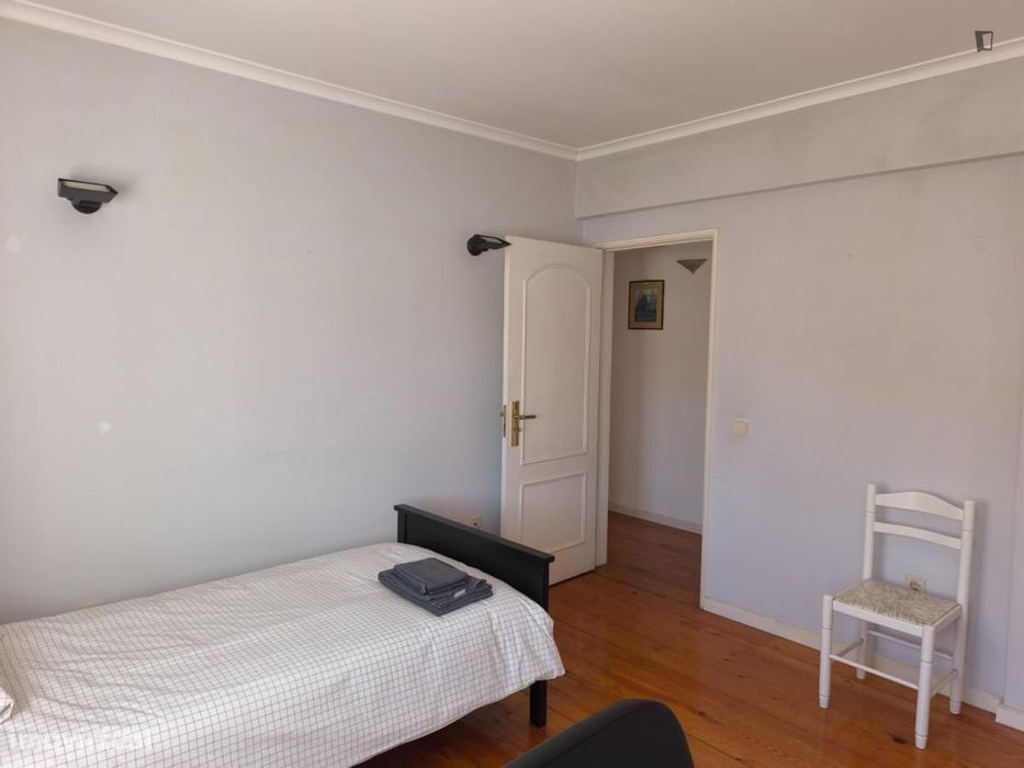Quarto - localizado em Setubal