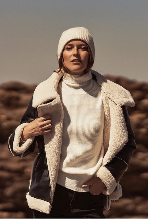 Swetr damski mięciutki ciepły z wiskozy.