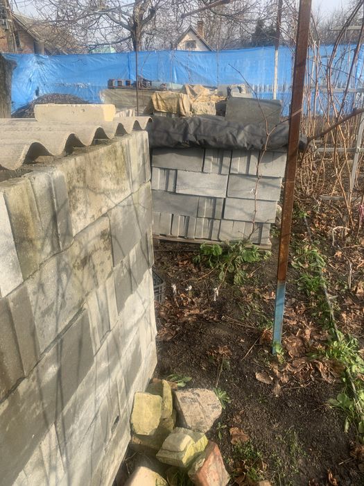 Продам шлакоблок новый 600 штук.