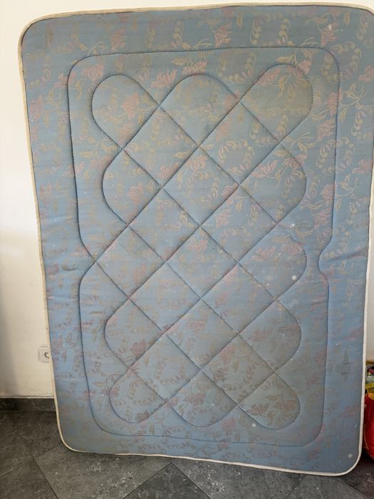 Sofá cama com colchão