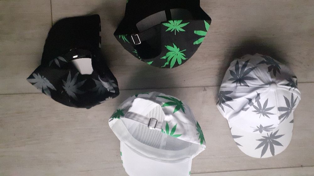 Czapka z daszkiem, nowa.