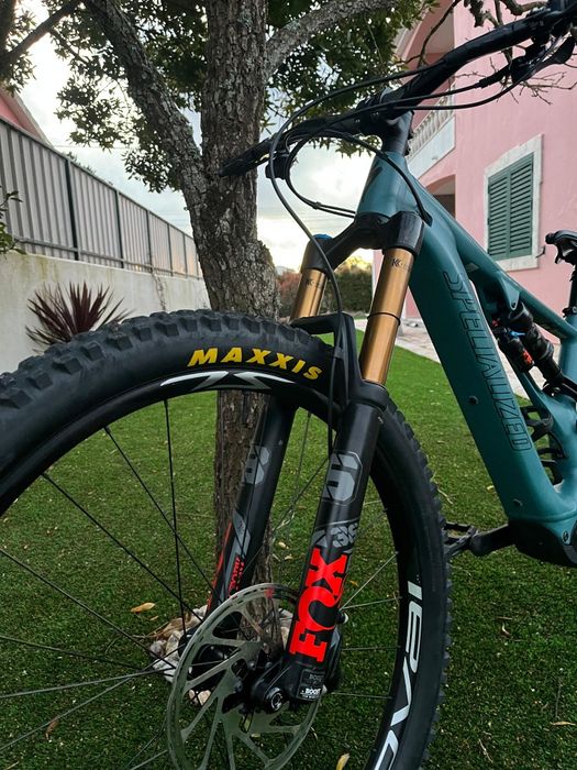 Specialized turbo levo Sl btt enduro trail downhill