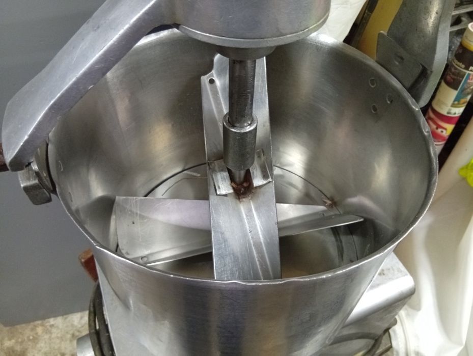 Spomasz wilk mieszadło do kiełbasy napęd