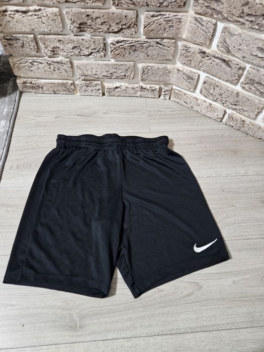 Продам фірмові шорти *Nike*