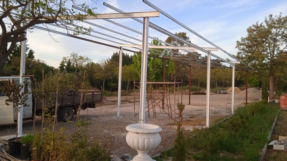 Estruturas metálicas, telhado sanduíche, estrutura para outdoor