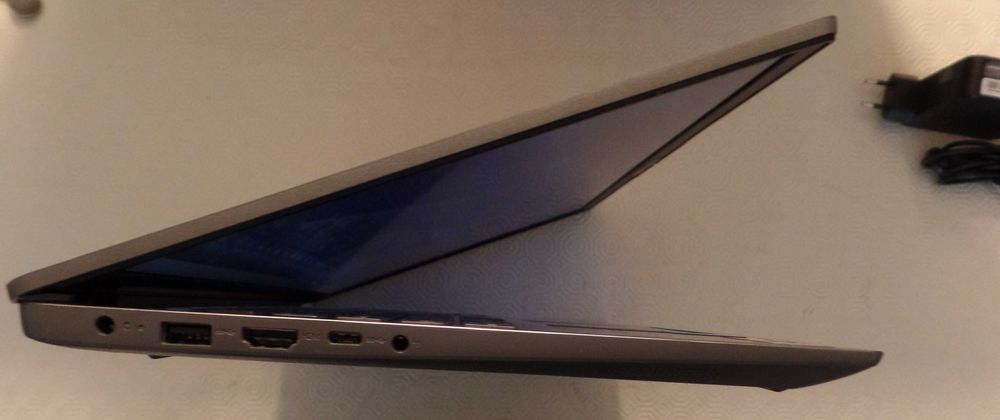 Lenovo IdeaPad 3 15ALC6 — Ryzen 7 / 16GB RAM / Como Novo