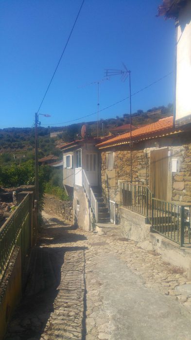 vendo casa com adega  em coleja