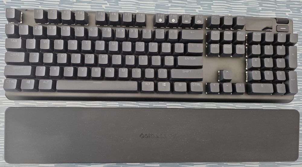 STEELSERIES APEX PRO GEN3 US e Razer Deathadder v4 Pro wireless black