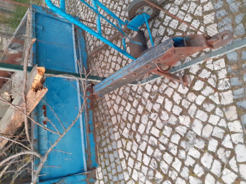 Reboque agrícola trator