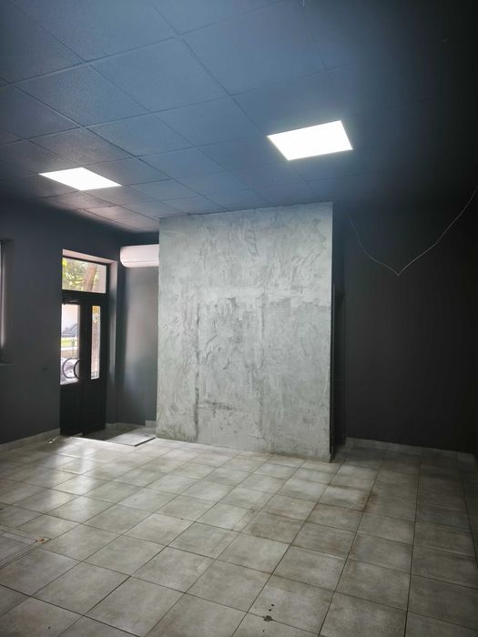 Покровська ,фасад,приміщення 52 кВ.м
