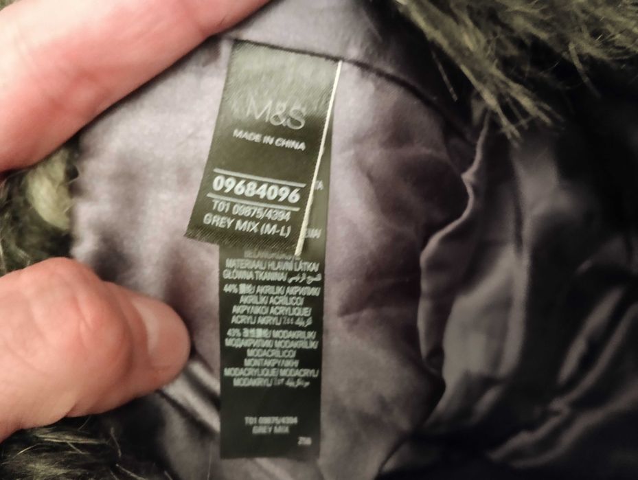 Szara czapka zimowa M&S ze sztucznego futra