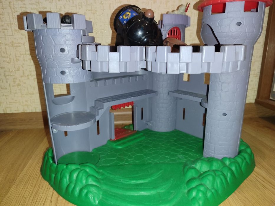 Дитяча іграшка Замок з лицарами