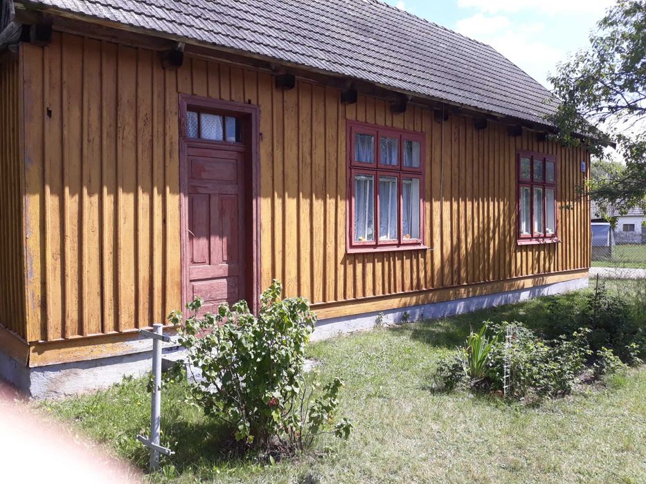 Dom drewniany w leśnym zaciszu