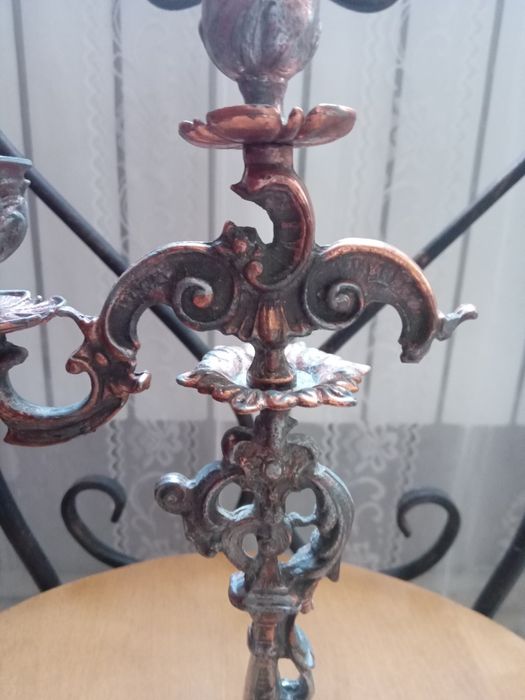 Старинный подсвечник.