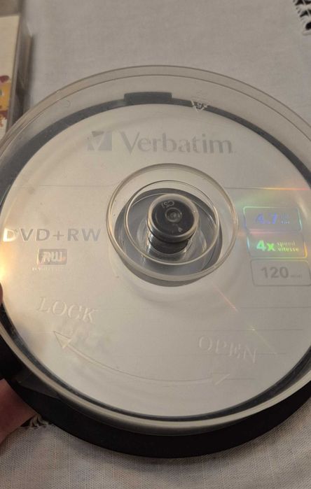 Cassetes de música, cassete virgem e CDs virgens (DVD + RW)