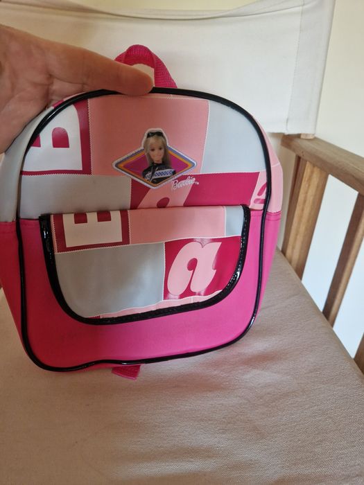 Mochila "Barbie" para menina.
