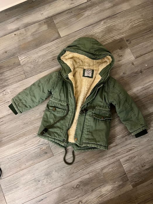 Зимова куртка з капюшоном