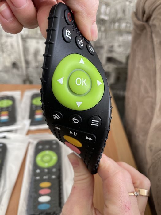 Силіконовий пульт-прорізувач для дітей від 3місяців