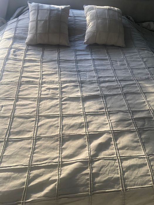 Colcha Cinza 2,30mx2,50m + 2 Almofadas