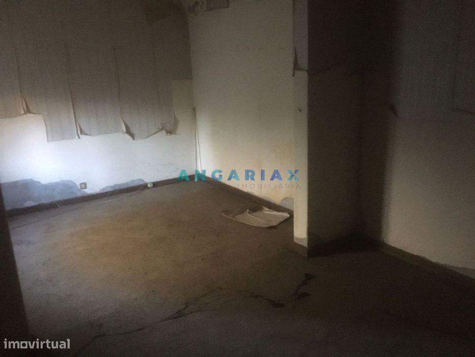ANG354 - Terreno com projeto aprovado e Moradia T3 para Venda em Marin