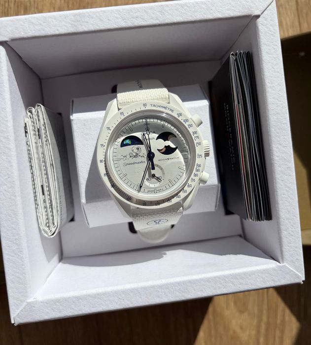 OmegaxSwatch Mission to Earthphase-Moonshine Gold. Ref. S033W701L
