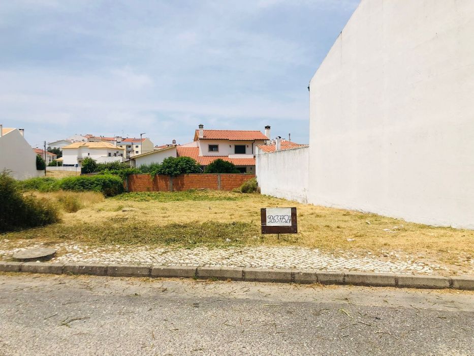 Lote de terreno urbano com 310 m2 em Alcains na Quinta da Pedreira