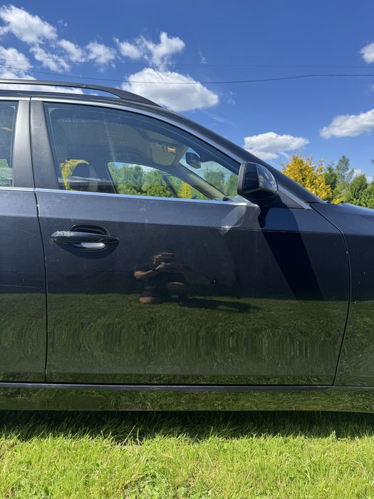 BMW E60 E61 drzwi prawy przód 475/9 Black Sapphire Metallic igła - W KOLOR