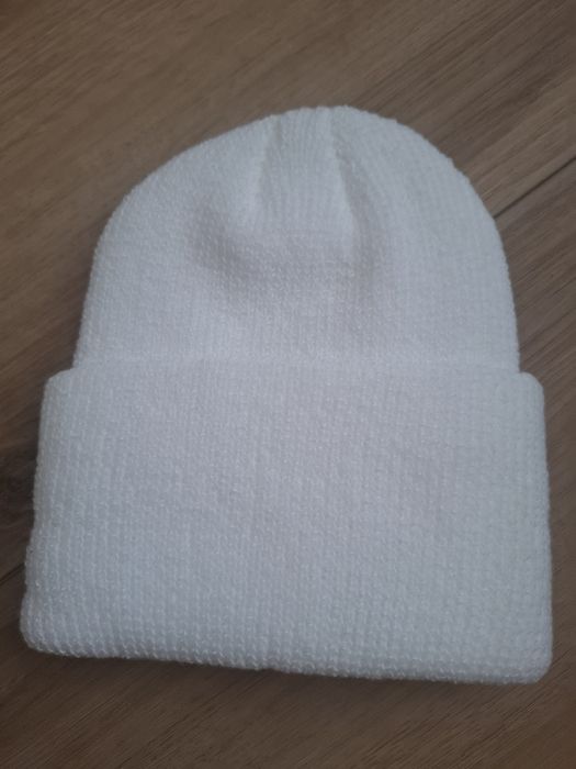 Ciepła czapka ze Stichtem.