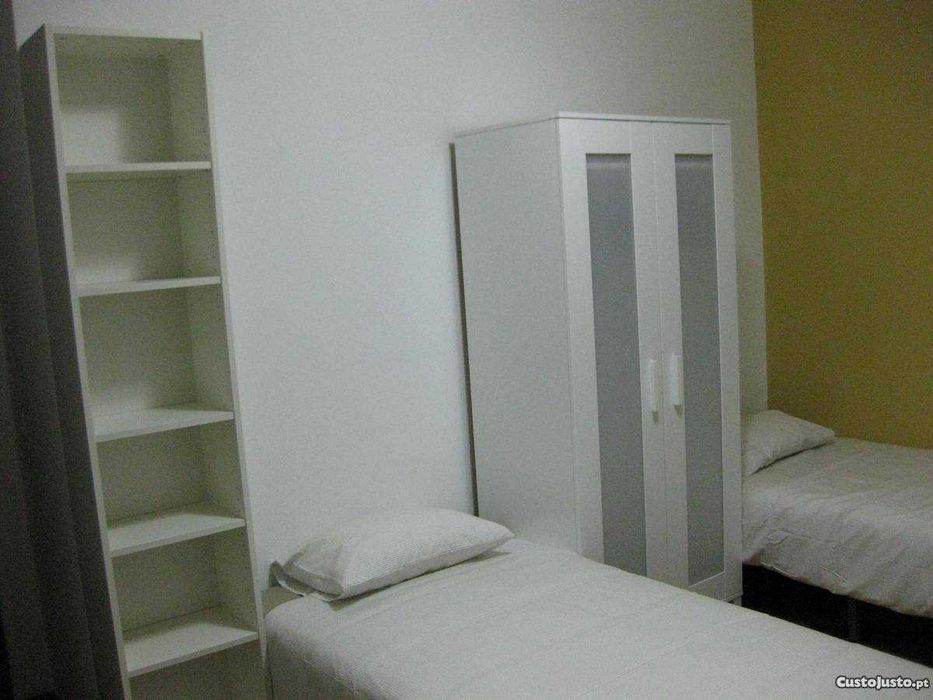 Quarto DUPLO mobilado no Pólo ao pé do ISEP, ESS