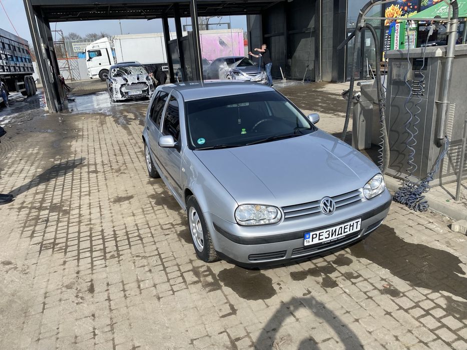 Продам гольф 4 1.6 16v 2001г