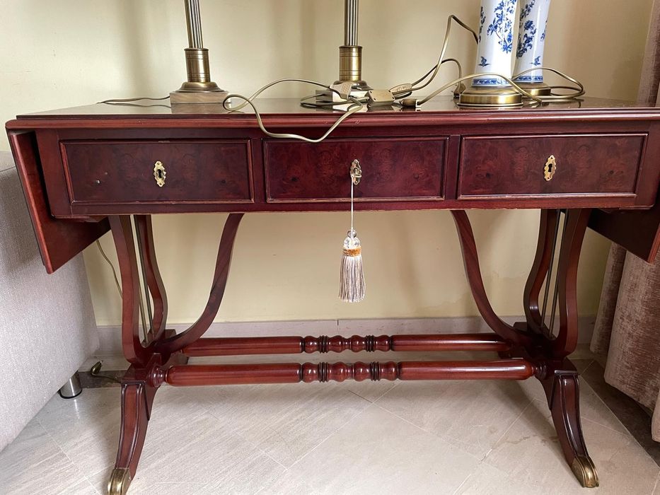 Aparador em cerejeiro muito antigo Altura 77 Comprimento 110