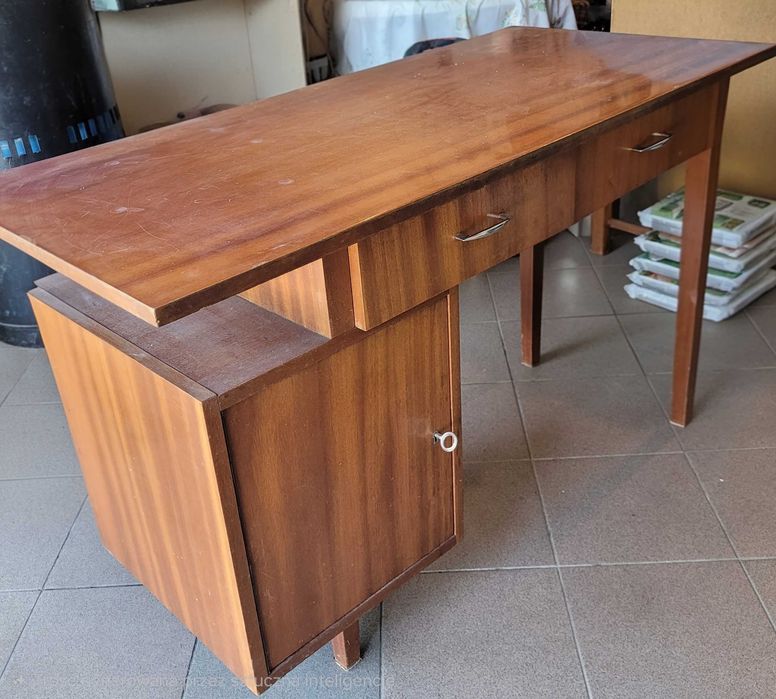 Biurko drewniane vintage, era PRL