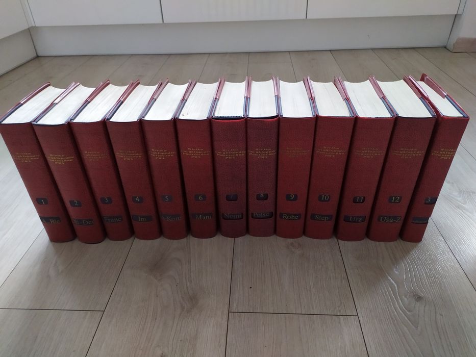 13 tomów encyklopedii powszechnej z 1962 r. Stan idealny.